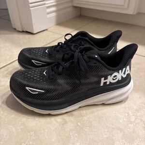 Hoka Clifton 9 W7.5